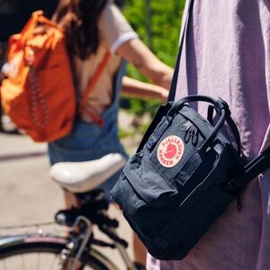 Kanken Sling Shoulder Bag -
Fjallraven black like new women’s crossbody